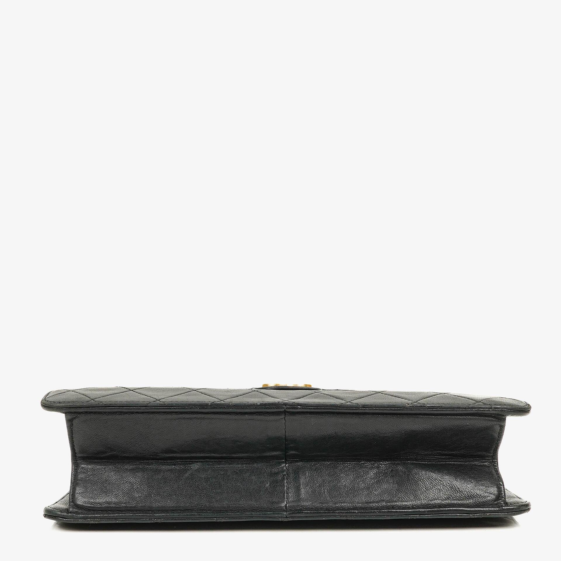 Chanel Medium Classic Single Flap Bag aus schwarzem gestepptem Lammleder mit 24K vergoldeter Hardware