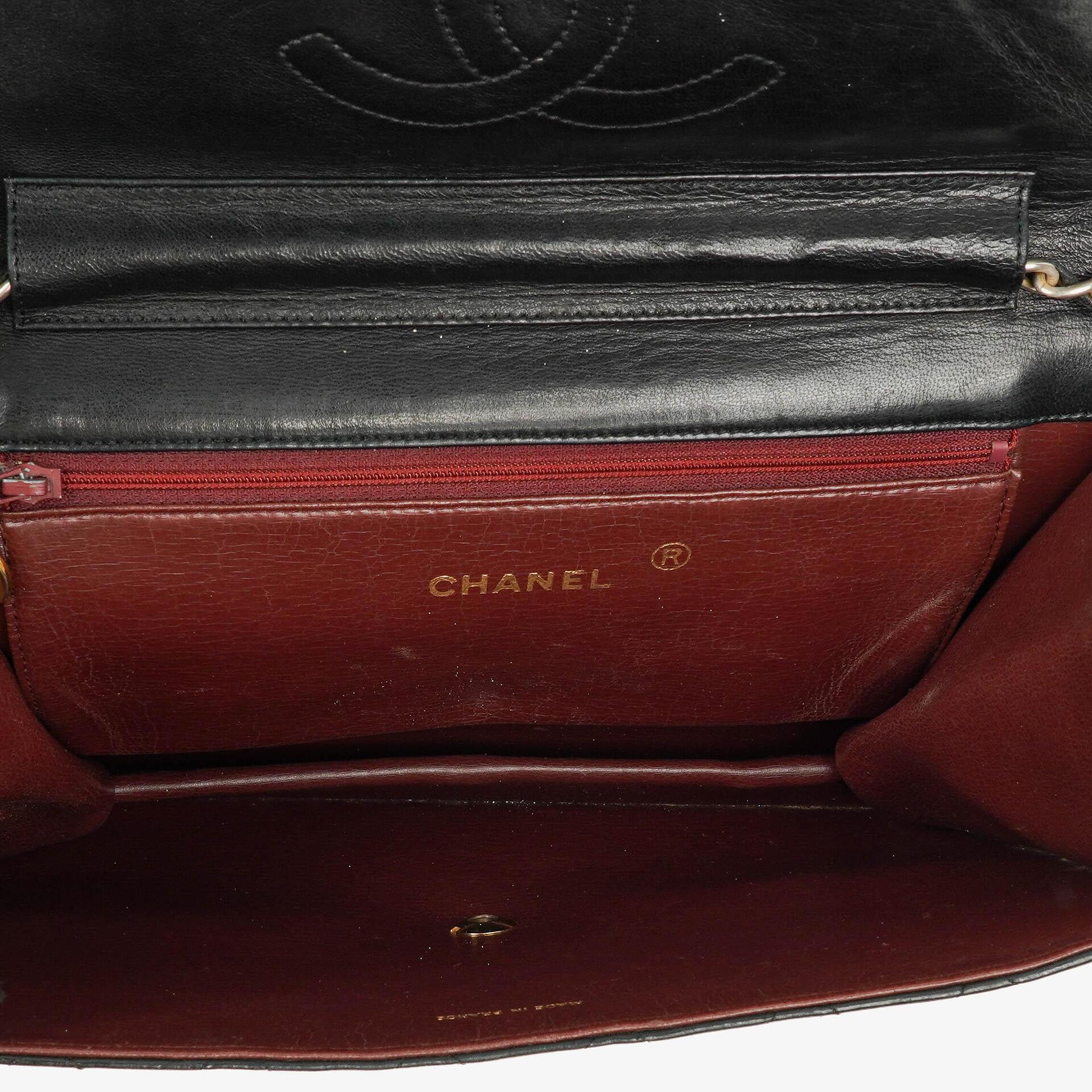 Chanel Medium Classic Single Flap Bag aus schwarzem gestepptem Lammleder mit 24K vergoldeter Hardware