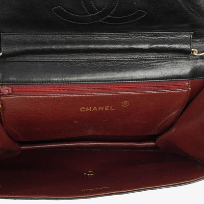 Chanel Medium Classic Single Flap Bag aus schwarzem gestepptem Lammleder mit 24K vergoldeter Hardware