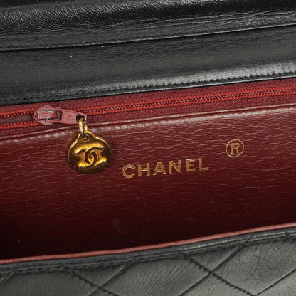 Chanel Medium Classic Single Flap Bag aus schwarzem gestepptem Lammleder mit 24K vergoldeter Hardware