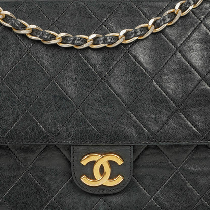 Chanel Medium Classic Single Flap Bag aus schwarzem gestepptem Lammleder mit 24K vergoldeter Hardware