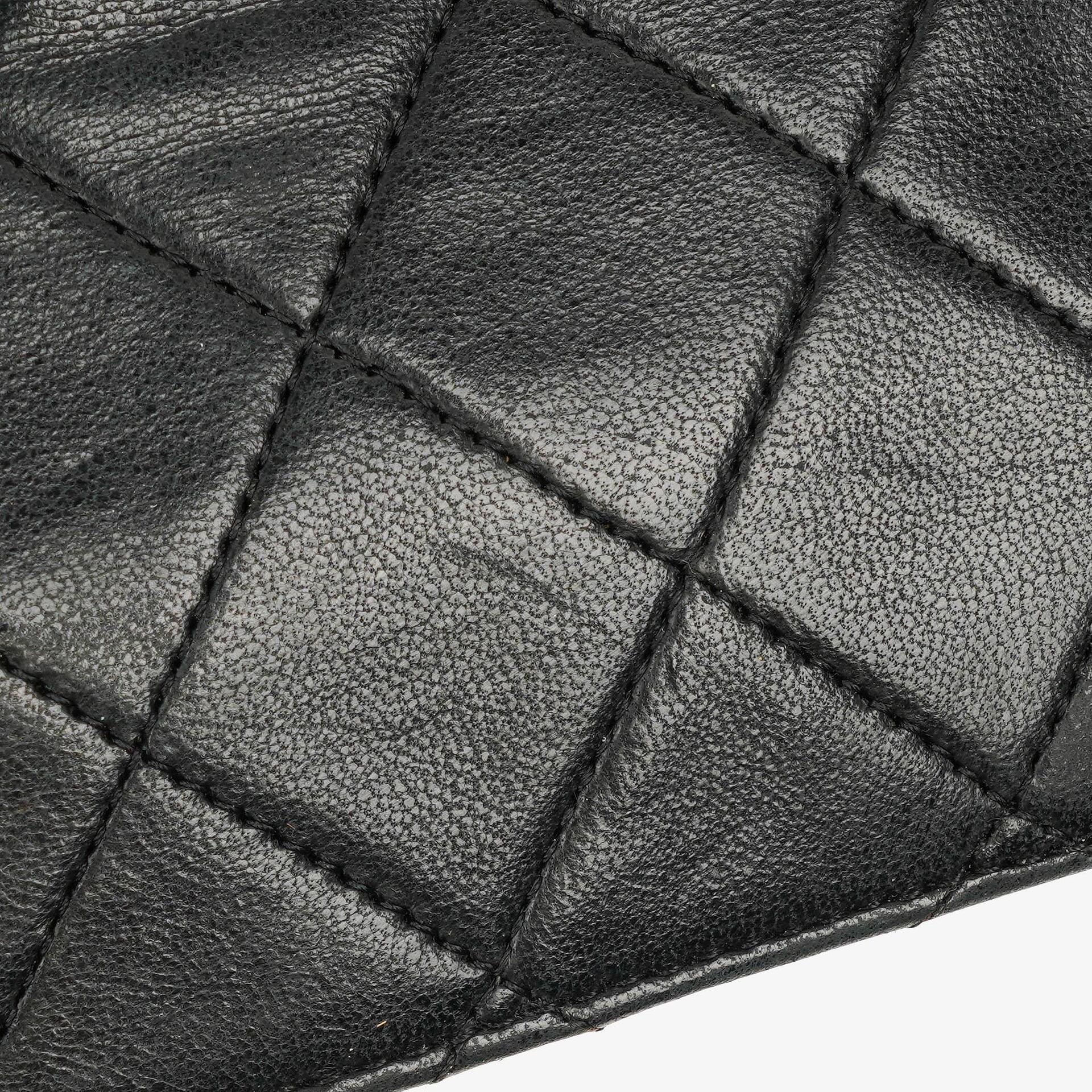 Chanel Medium Classic Single Flap Bag aus schwarzem gestepptem Lammleder mit 24K vergoldeter Hardware
