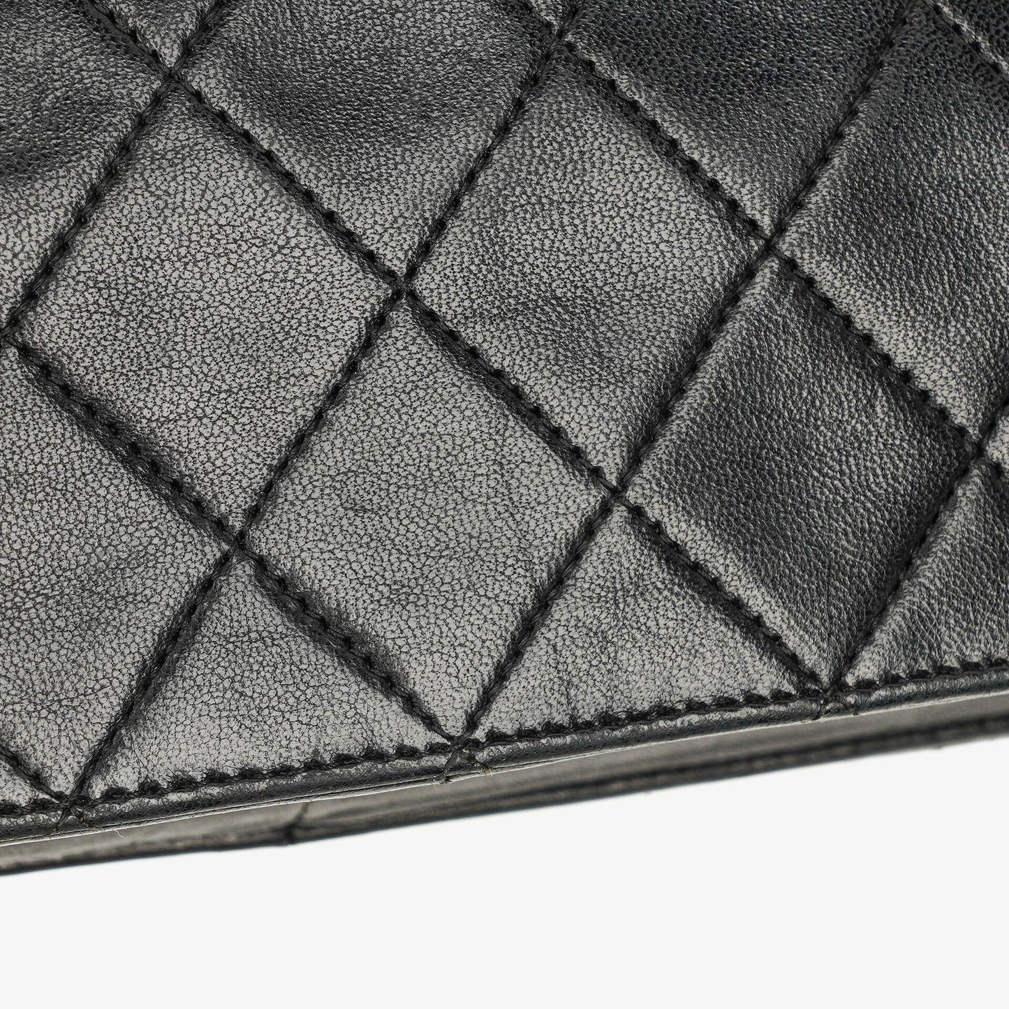 Chanel Medium Classic Single Flap Bag aus schwarzem gestepptem Lammleder mit 24K vergoldeter Hardware