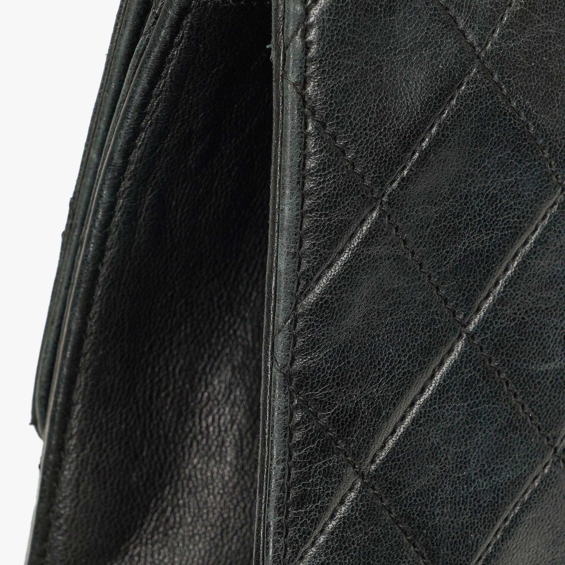 Chanel Medium Classic Single Flap Bag aus schwarzem gestepptem Lammleder mit 24K vergoldeter Hardware