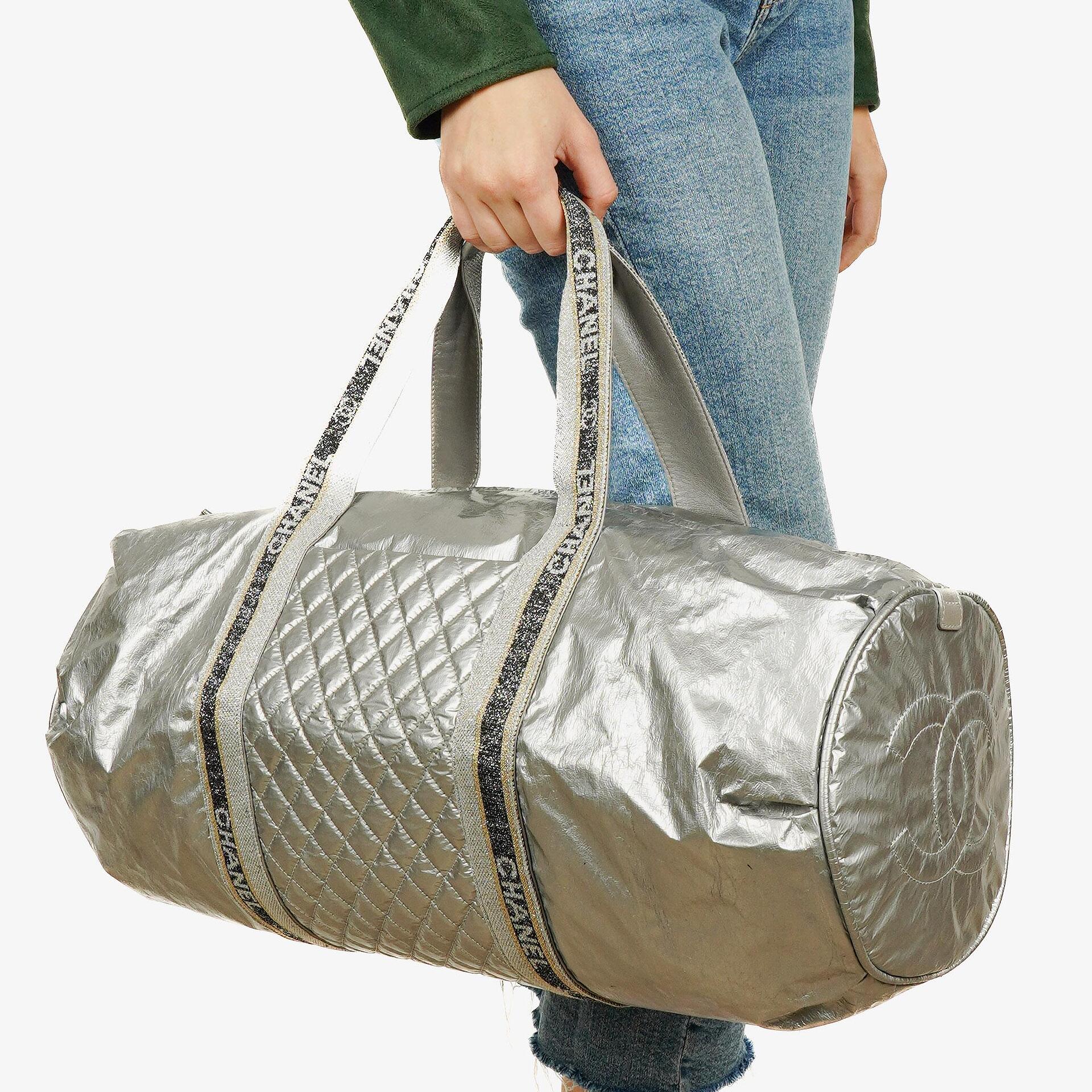 Chanel Boston Bag aus metallischem gestepptem Nylon