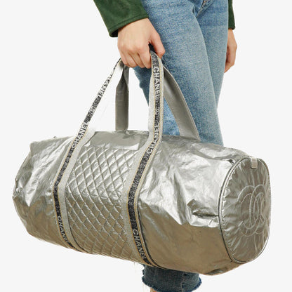 Chanel Boston Bag aus metallischem gestepptem Nylon