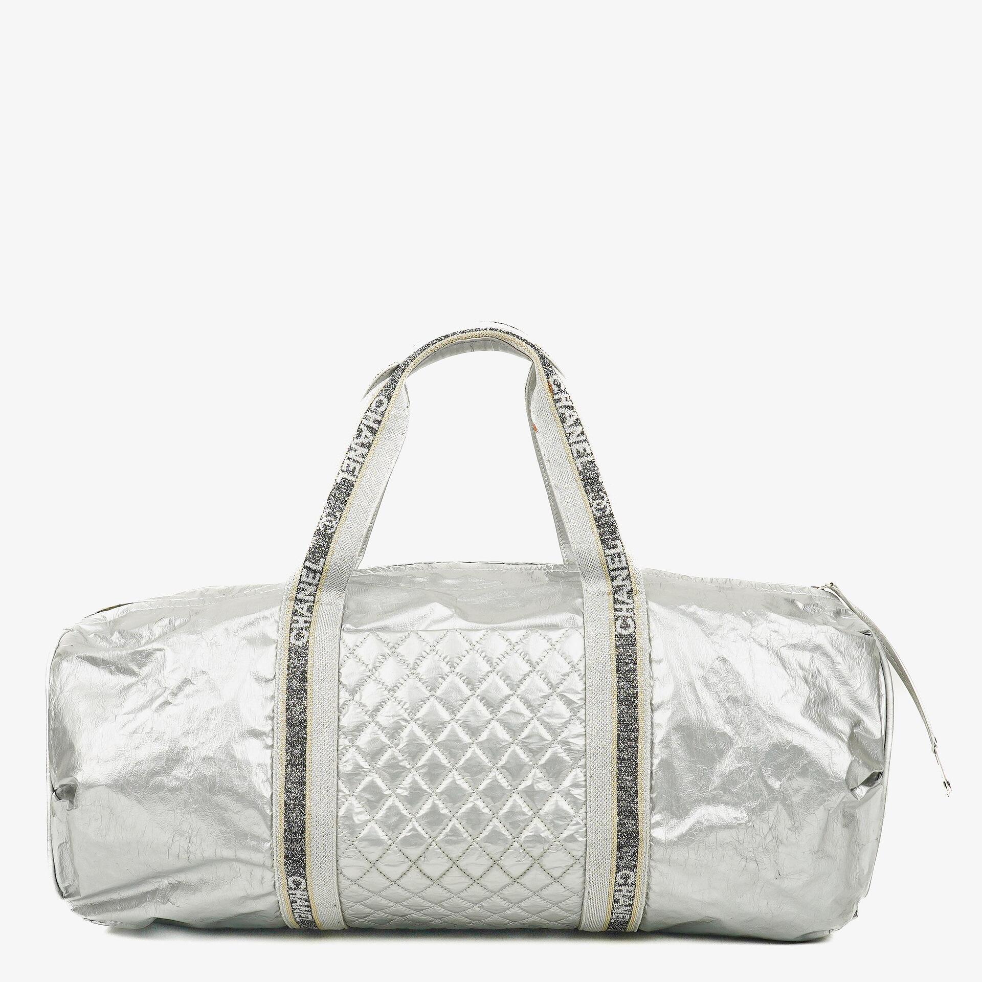 Chanel Boston Bag aus metallischem gestepptem Nylon