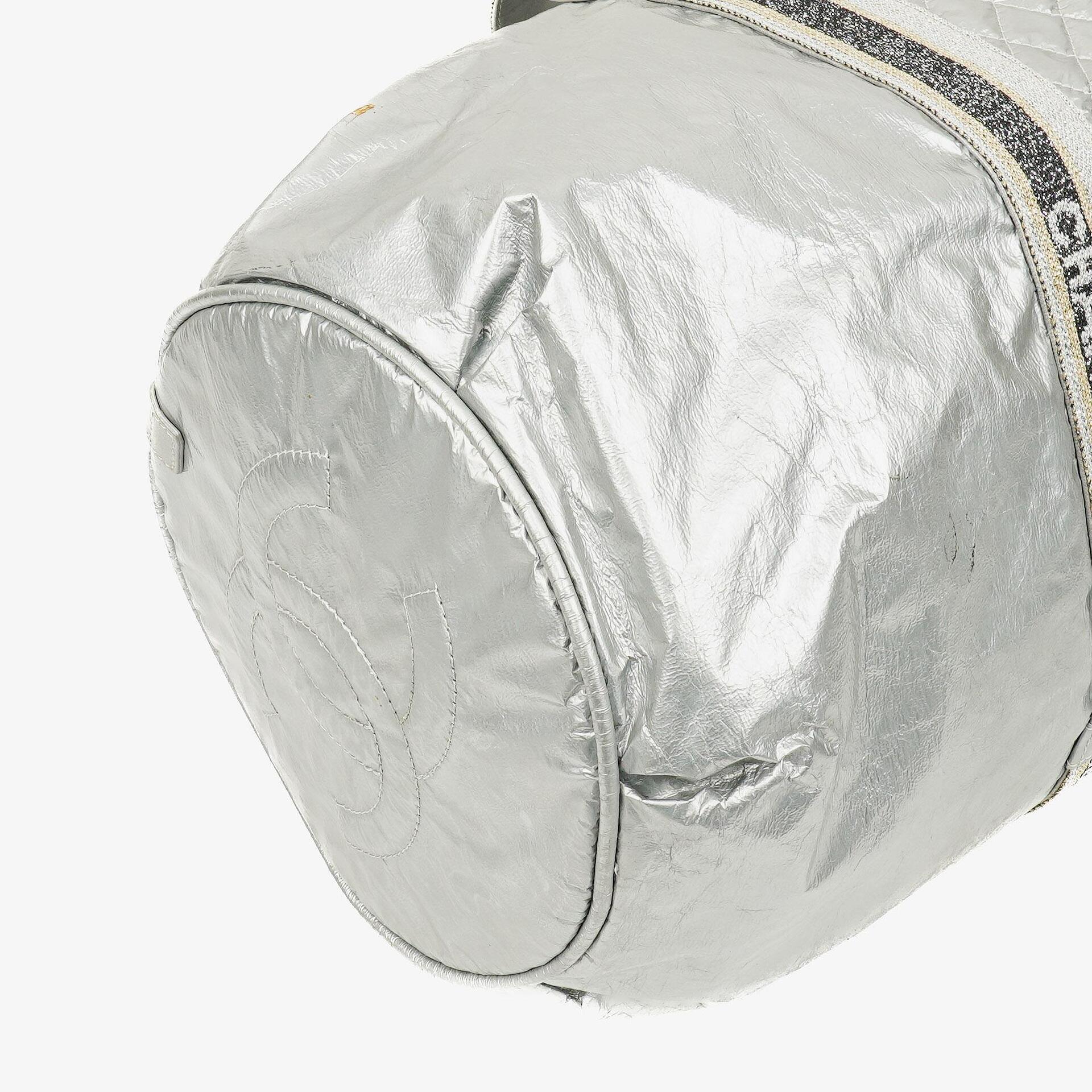 Chanel Boston Bag aus metallischem gestepptem Nylon