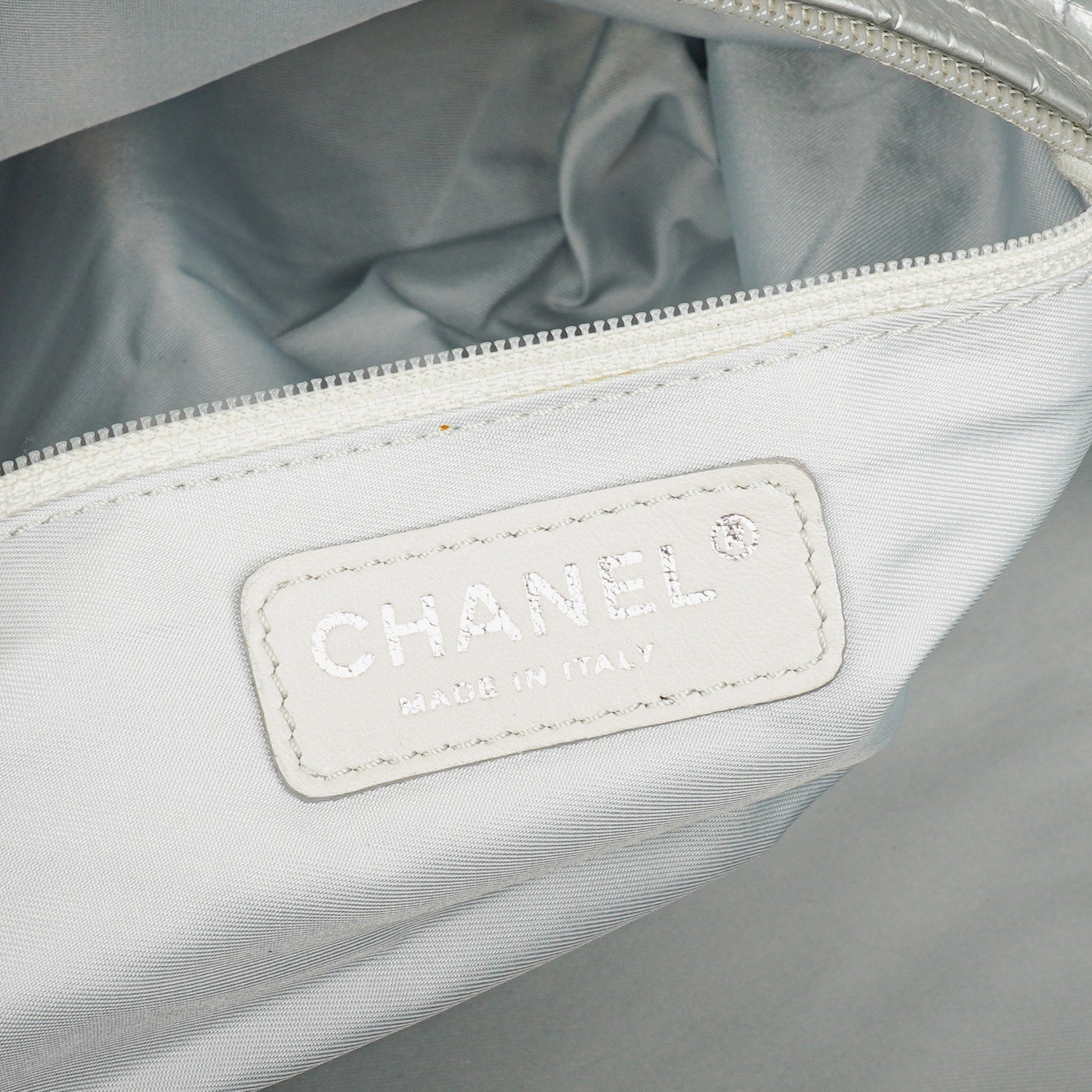 Chanel Boston Bag aus metallischem gestepptem Nylon