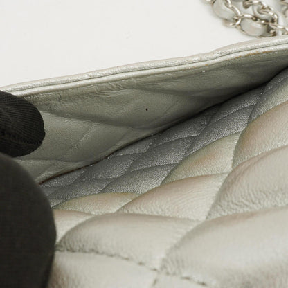 Chanel Mini Rectangular Single Flap Tasche aus metallisch silbernem gestepptem Lammleder mit silberfarbener Hardware