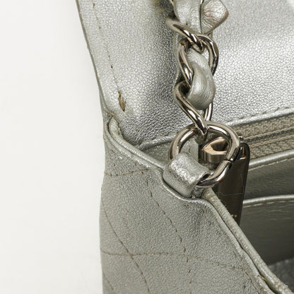 Chanel Mini Rectangular Single Flap Tasche aus metallisch silbernem gestepptem Lammleder mit silberfarbener Hardware