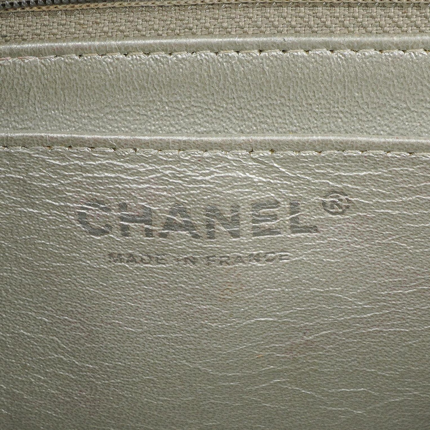 Chanel Mini Rectangular Single Flap Tasche aus metallisch silbernem gestepptem Lammleder mit silberfarbener Hardware
