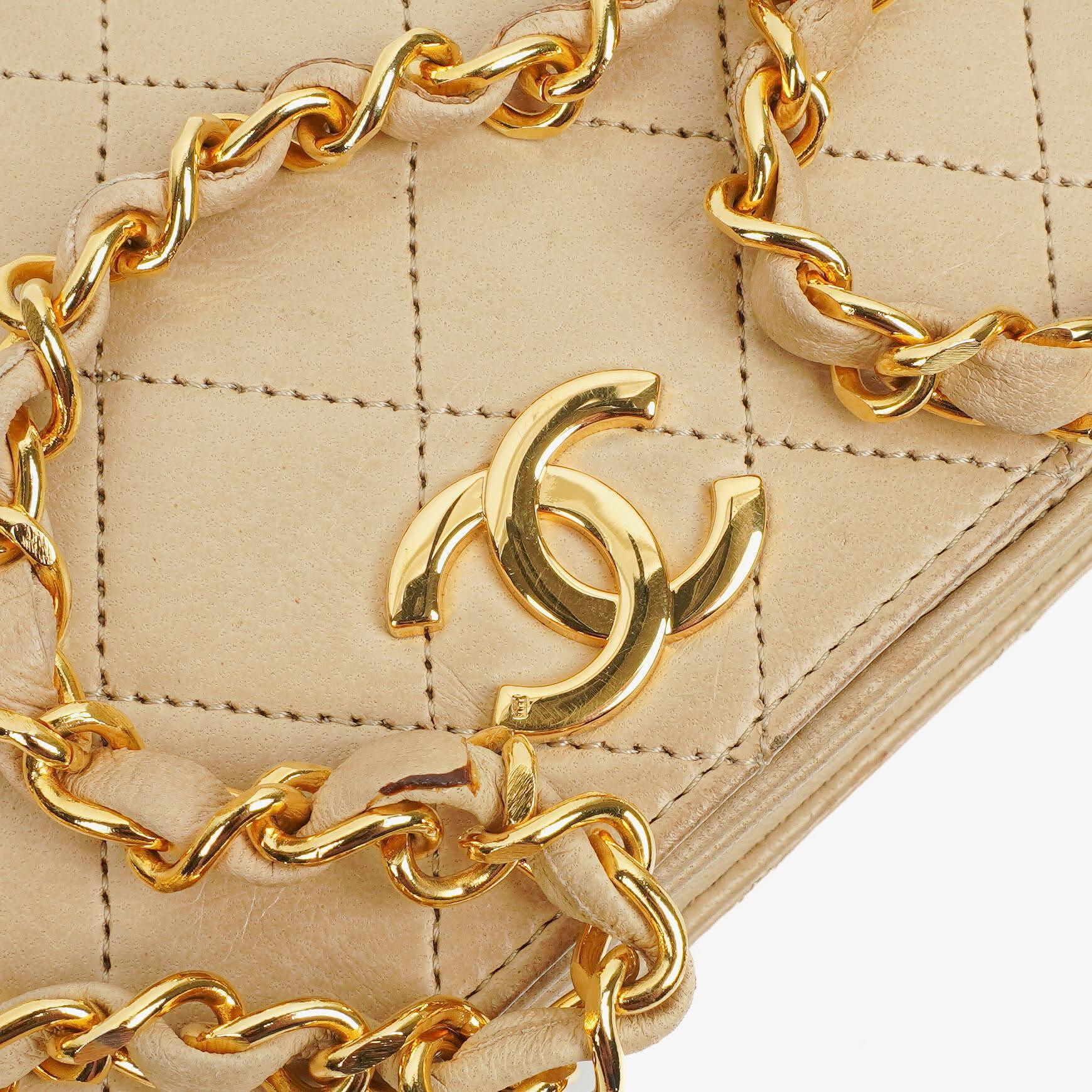 Chanel Mini Classic Beige Gequiltetes Lammleder Geldbörse mit Vollklappe und Kette WOC mit 24K vergoldeter Hardware