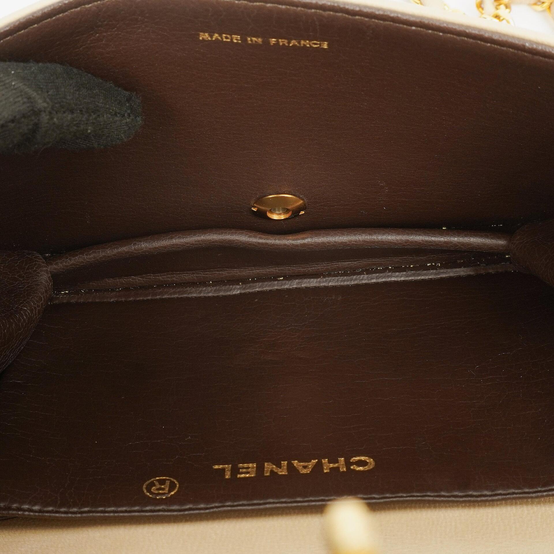 Chanel Mini Classic Beige Gequiltetes Lammleder Geldbörse mit Vollklappe und Kette WOC mit 24K vergoldeter Hardware