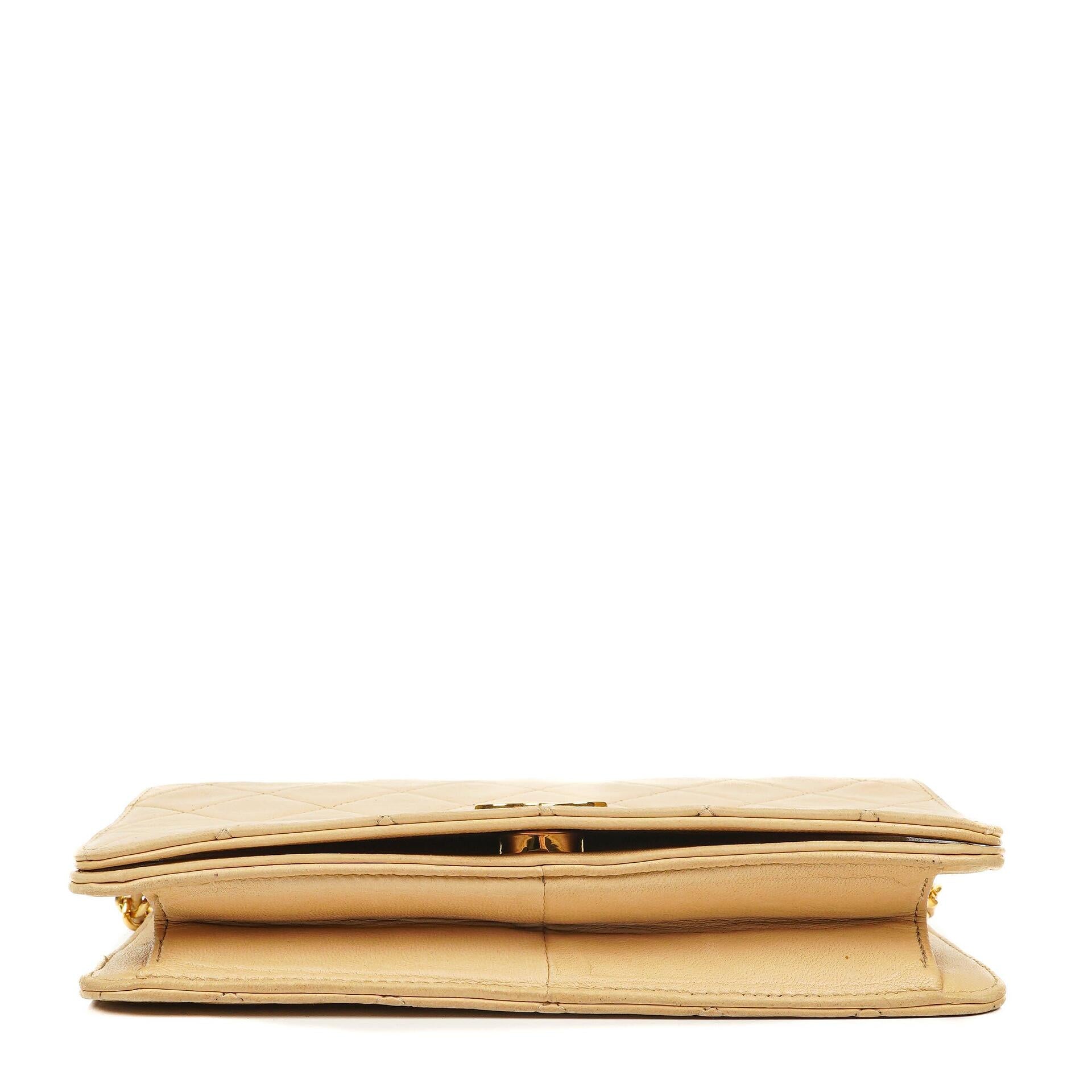 Chanel Mini Classic WOC Full Flap Geldbörse mit Kette aus beigem gestepptem Lammleder mit 24K vergoldeter Hardware