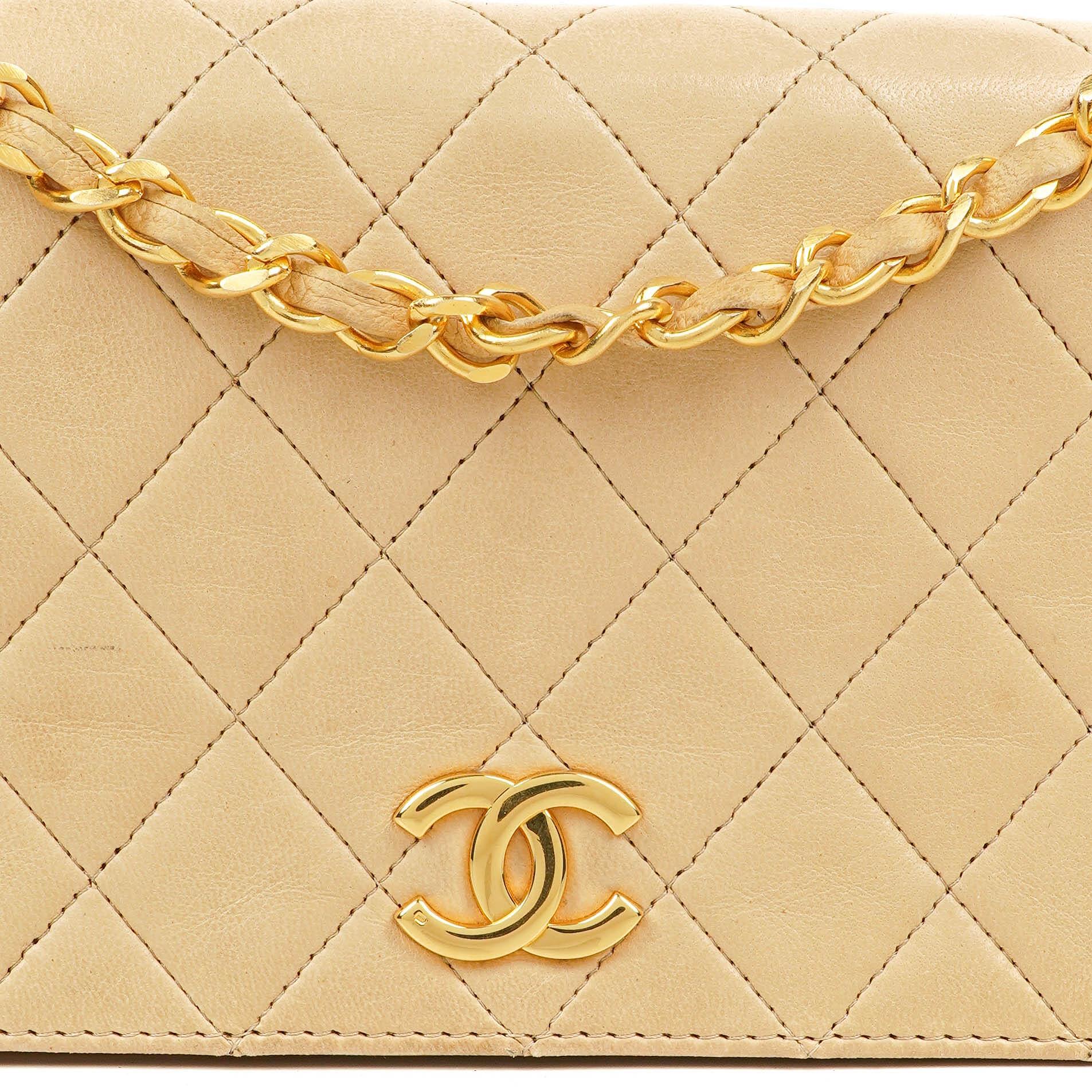 Chanel Mini Classic WOC Full Flap Geldbörse mit Kette aus beigem gestepptem Lammleder mit 24K vergoldeter Hardware