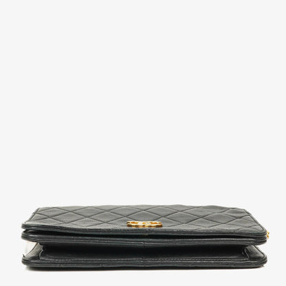 Chanel Mini Classic Full Flap Wallet on Chain aus schwarzem gestepptem Lammleder mit 24K vergoldeter Hardware