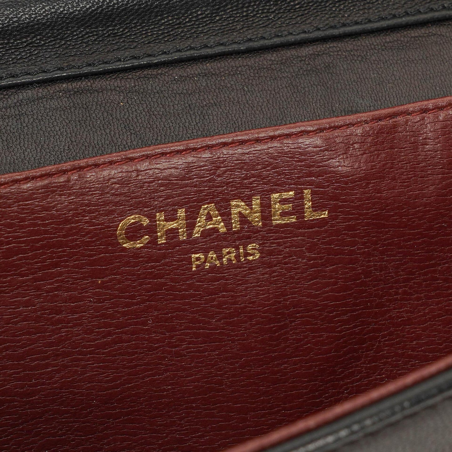 Chanel Mini Classic Full Flap Wallet on Chain aus schwarzem gestepptem Lammleder mit 24K vergoldeter Hardware