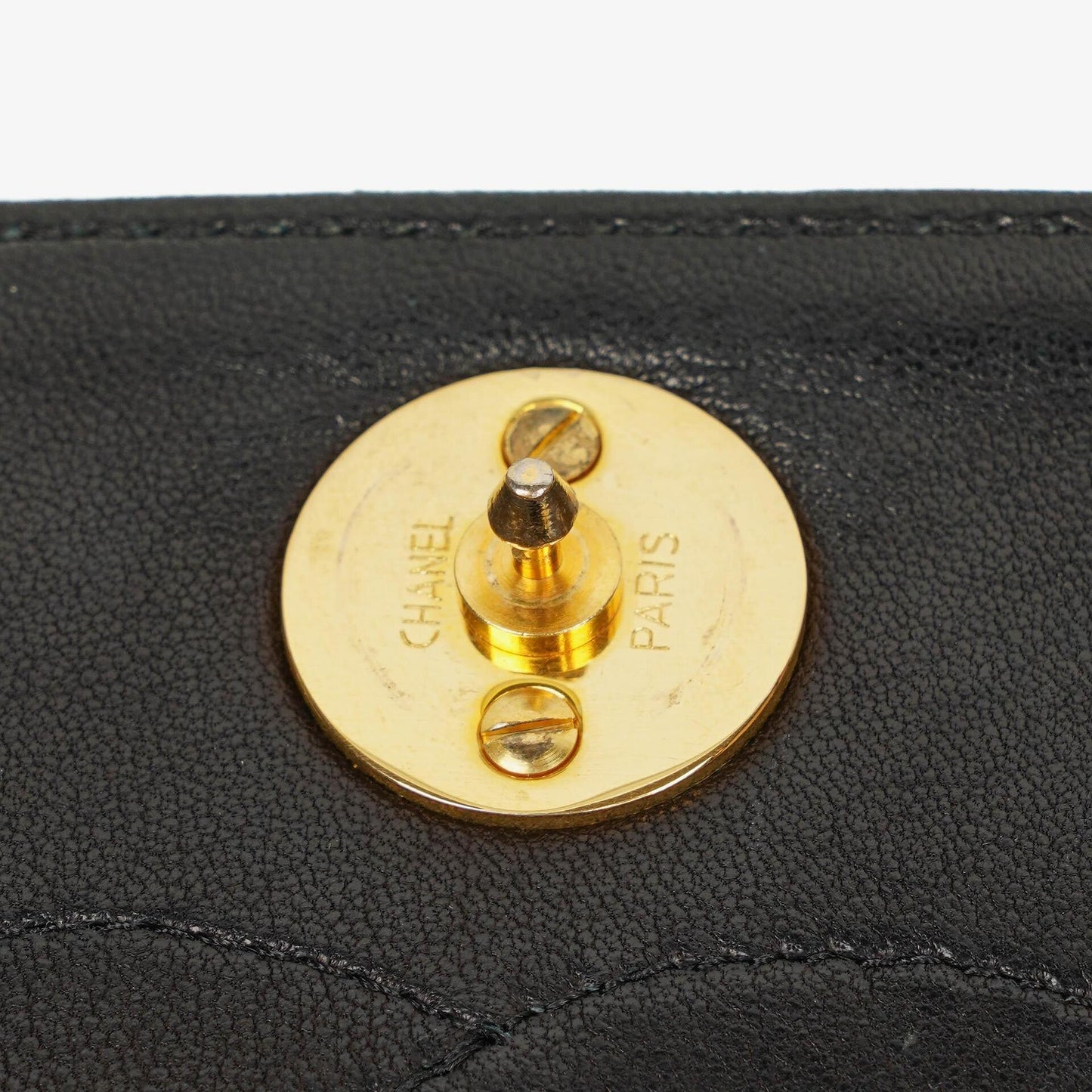Chanel Mini Classic Full Flap Wallet on Chain aus schwarzem gestepptem Lammleder mit 24K vergoldeter Hardware