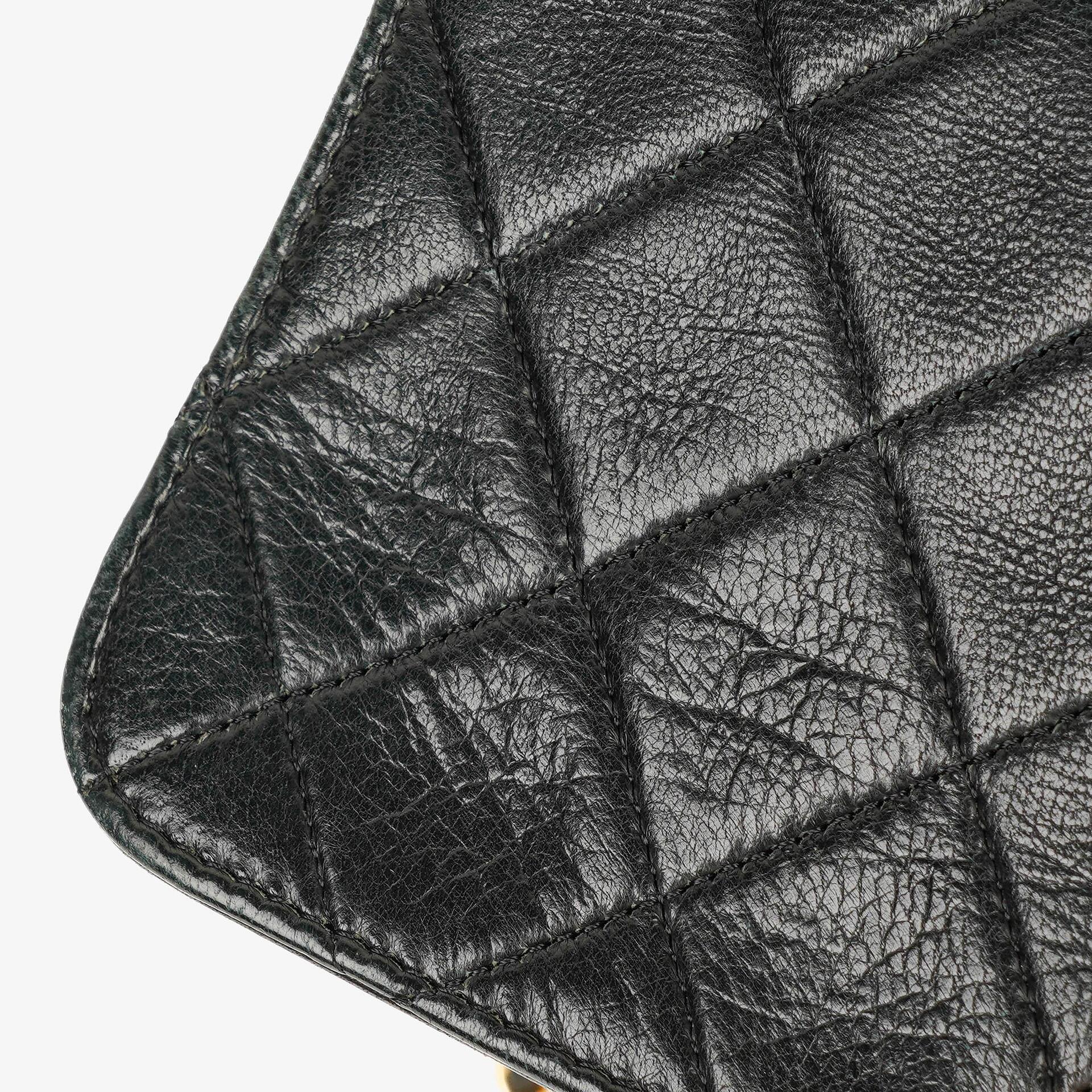 Chanel Mini Classic Full Flap Wallet on Chain aus schwarzem gestepptem Lammleder mit 24K vergoldeter Hardware