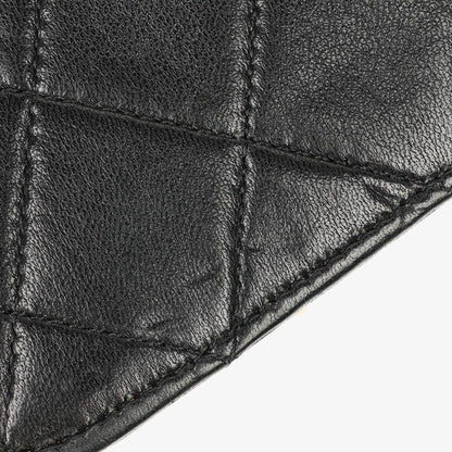 Chanel Mini Classic Full Flap Wallet on Chain aus schwarzem gestepptem Lammleder mit 24K vergoldeter Hardware