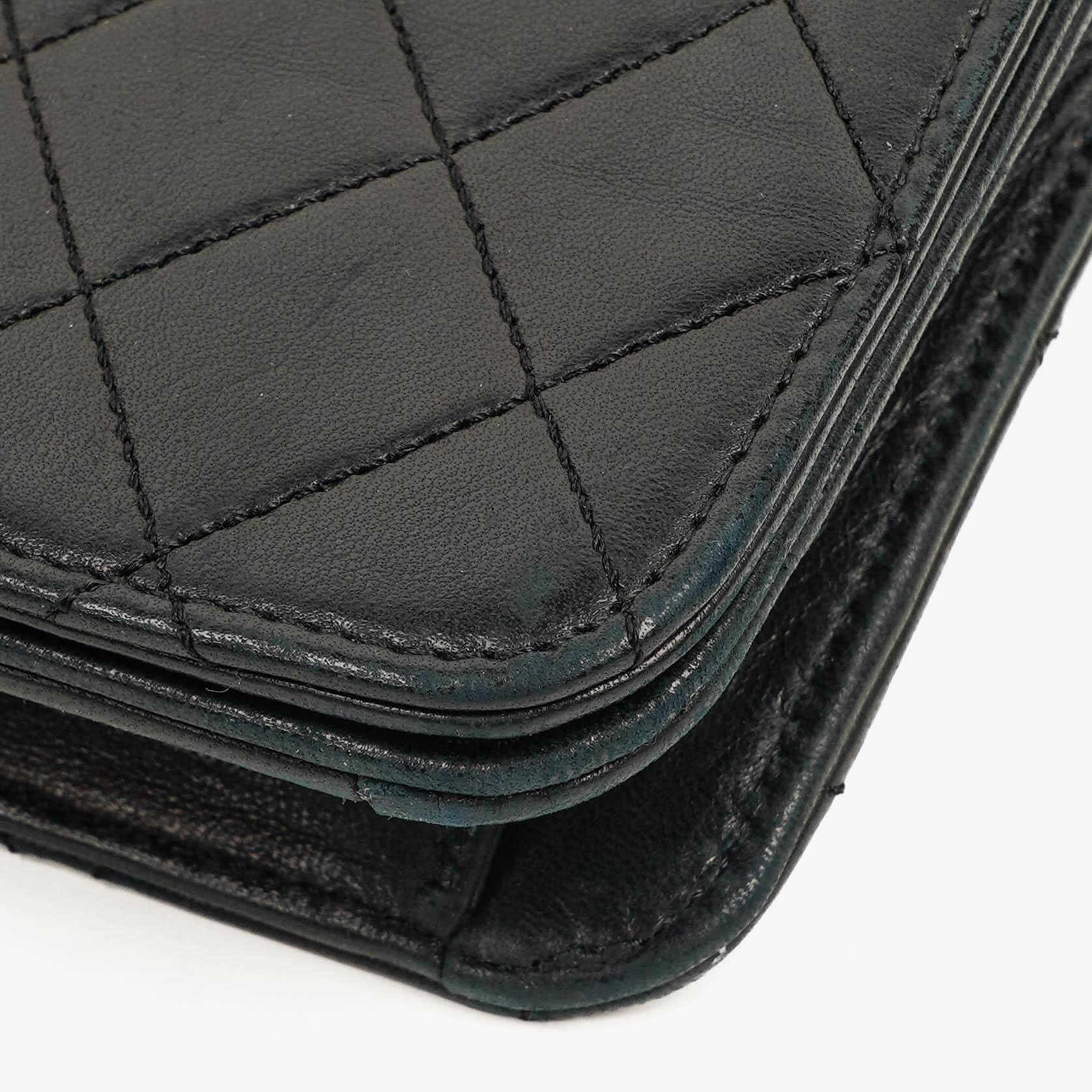 Chanel Mini Classic Full Flap Wallet on Chain WOC aus schwarzem gestepptem Lammleder mit 24K vergoldeter Hardware