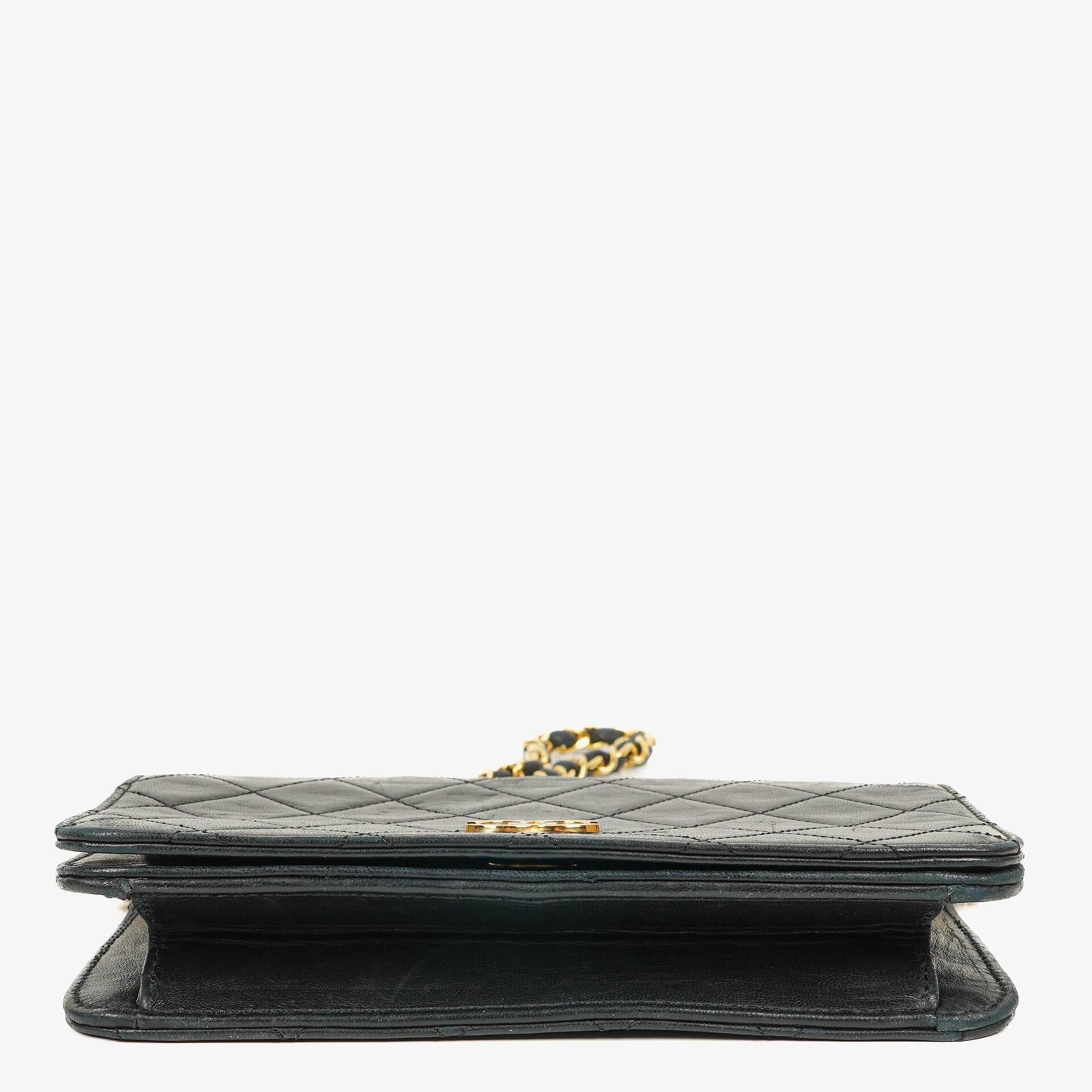 Chanel Mini Classic Full Flap Wallet on Chain WOC aus schwarzem gestepptem Lammleder mit 24K vergoldeter Hardware