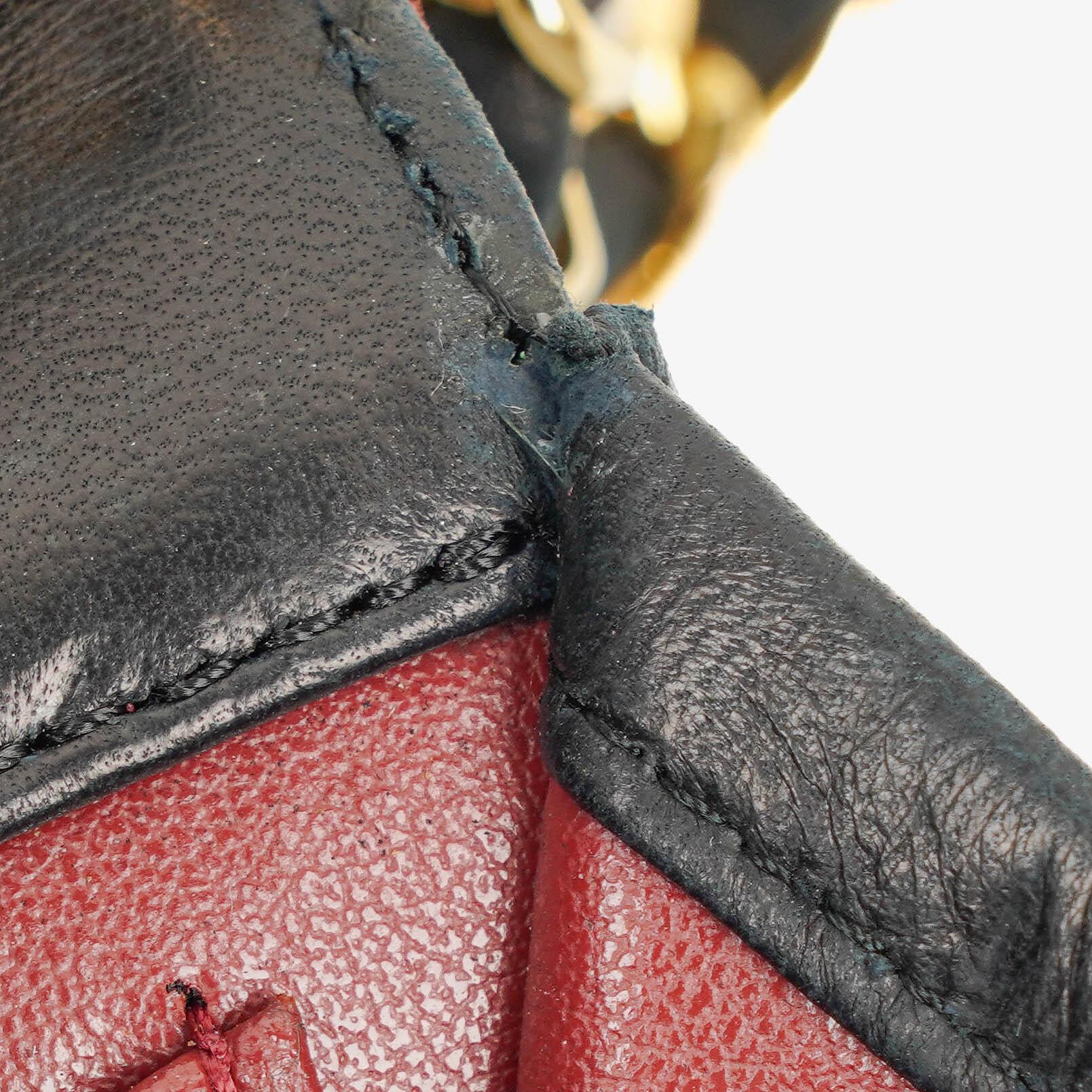 Chanel Mini Classic Full Flap Wallet on Chain WOC aus schwarzem gestepptem Lammleder mit 24K vergoldeter Hardware