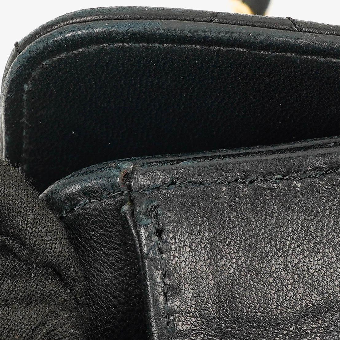Chanel Mini Classic Full Flap Wallet on Chain WOC aus schwarzem gestepptem Lammleder mit 24K vergoldeter Hardware