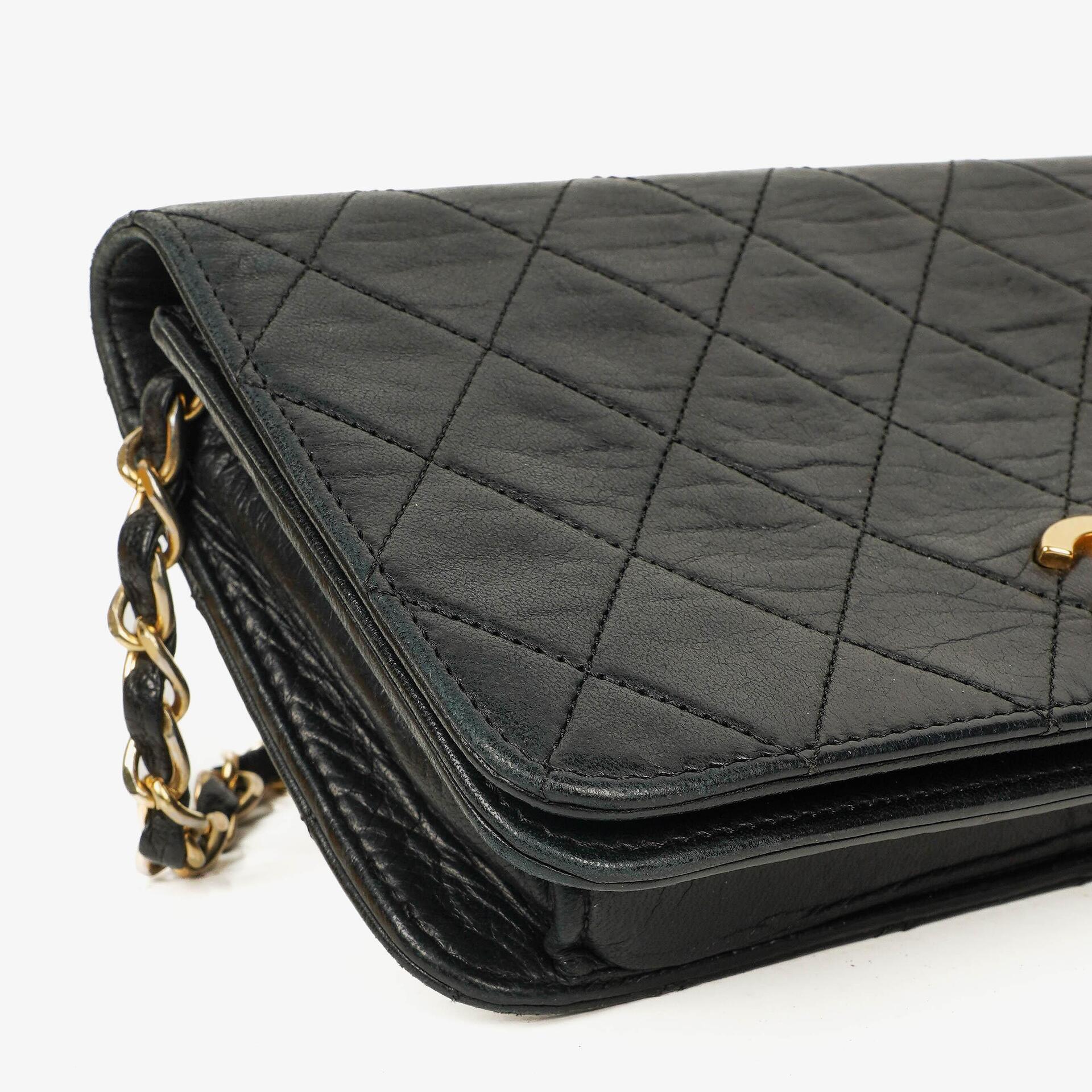 Chanel Mini Classic WOC Full Flap Geldbörse mit Kette aus schwarzem gestepptem Lammleder mit 24K vergoldeter Hardware