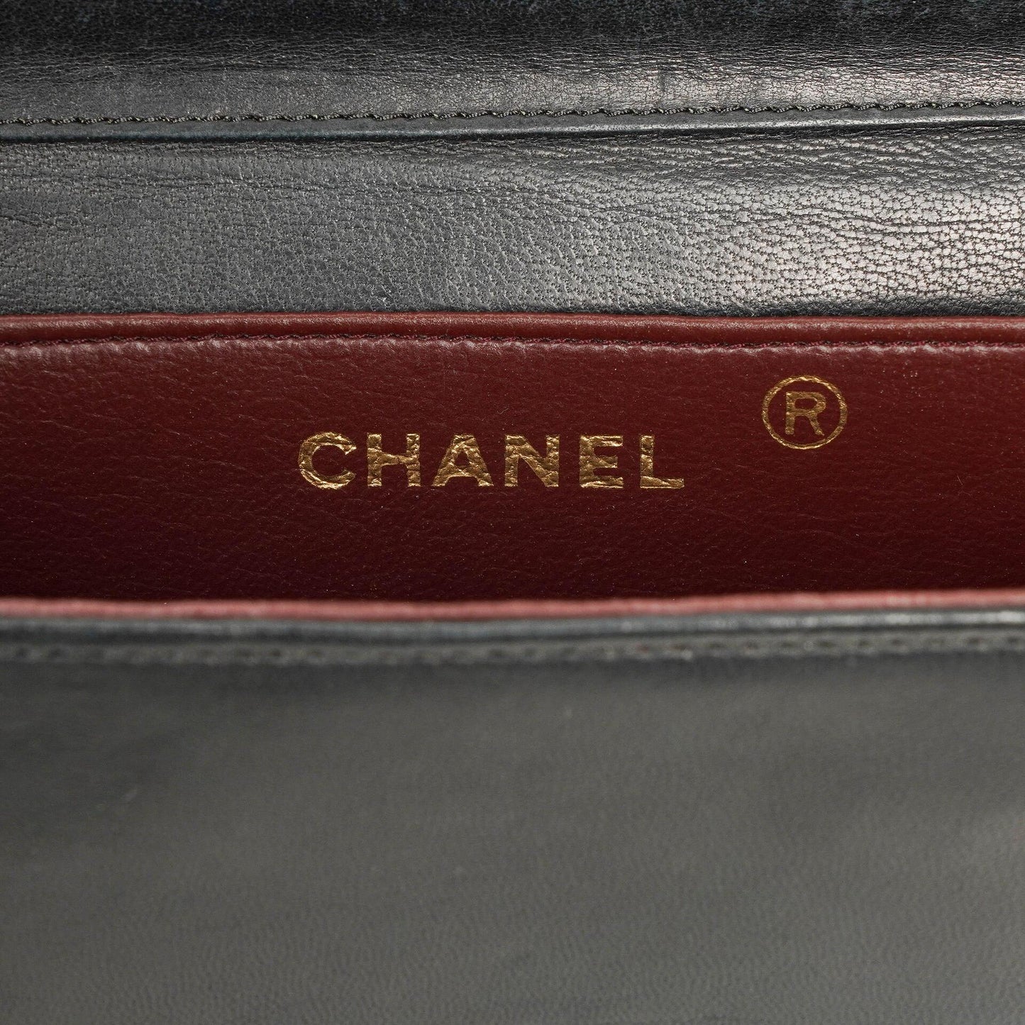Chanel Mini Classic WOC Full Flap Geldbörse mit Kette aus schwarzem gestepptem Lammleder mit 24K vergoldeter Hardware