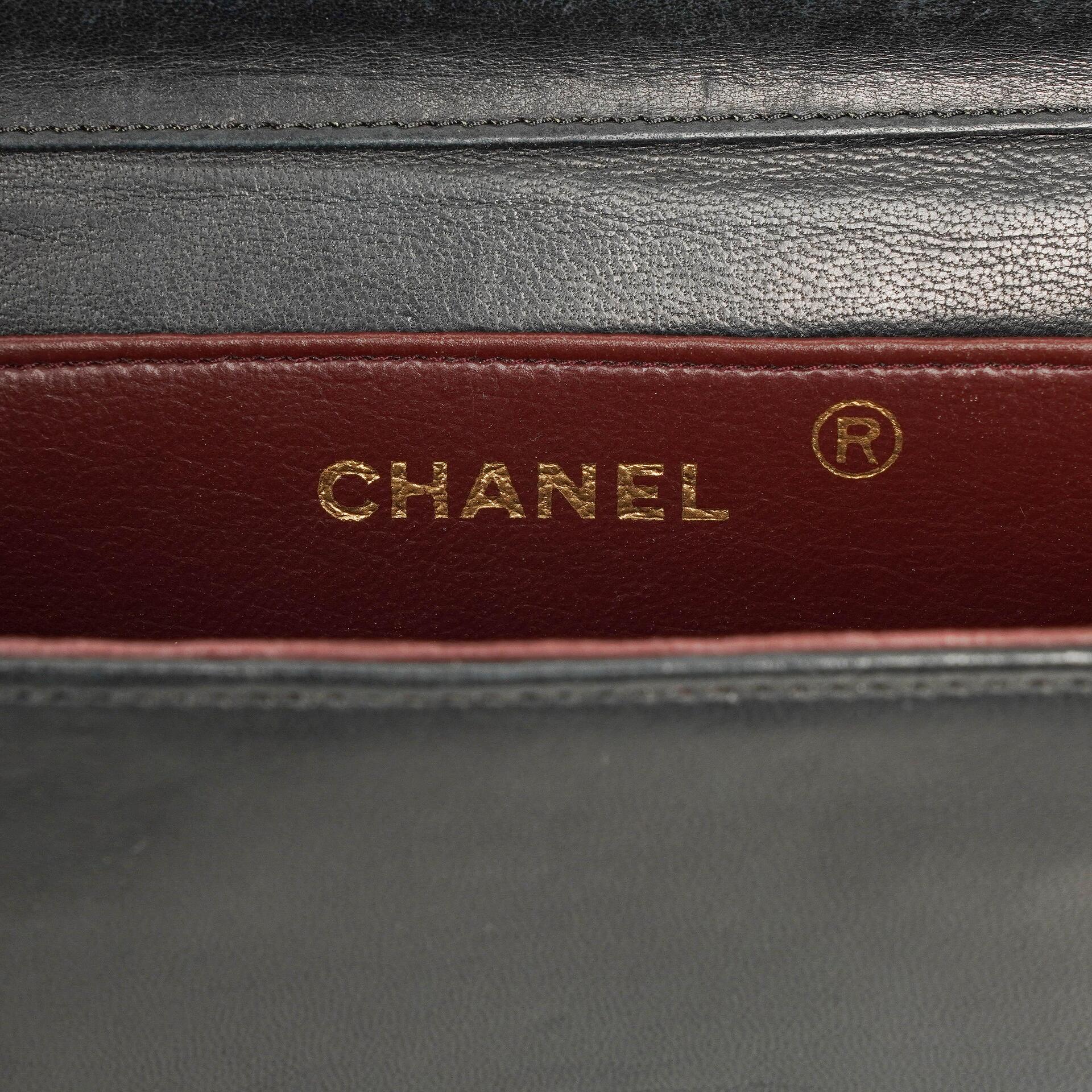 Chanel Mini Classic WOC Full Flap Geldbörse mit Kette aus schwarzem gestepptem Lammleder mit 24K vergoldeter Hardware