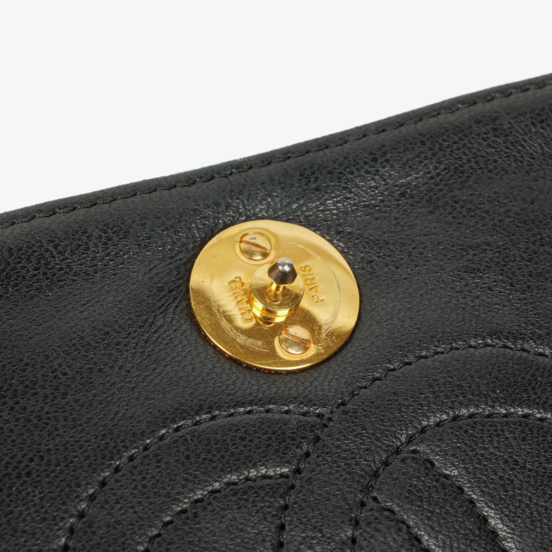 Chanel Mini Classic WOC Full Flap Geldbörse mit Kette aus schwarzem gestepptem Lammleder mit 24K vergoldeter Hardware
