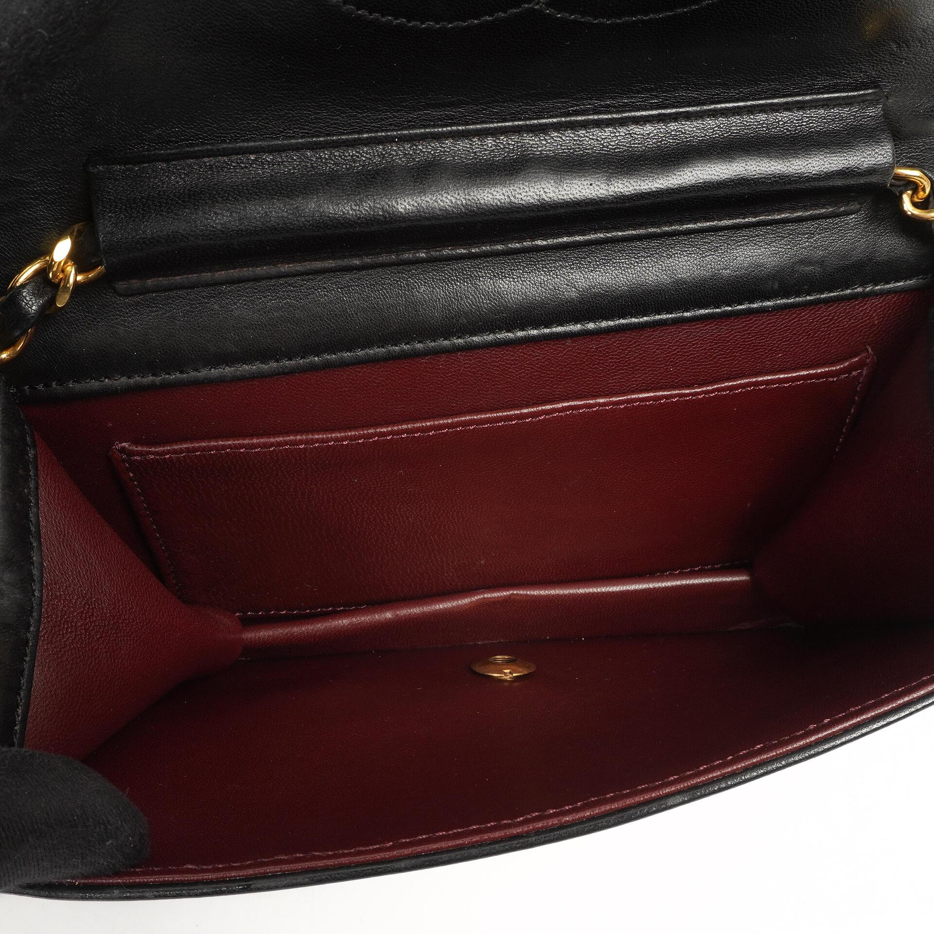 Chanel Mini Classic WOC Schwarz Gequiltetes Lammleder Full Flap Wallet on Chain mit 24K Gold Hardware