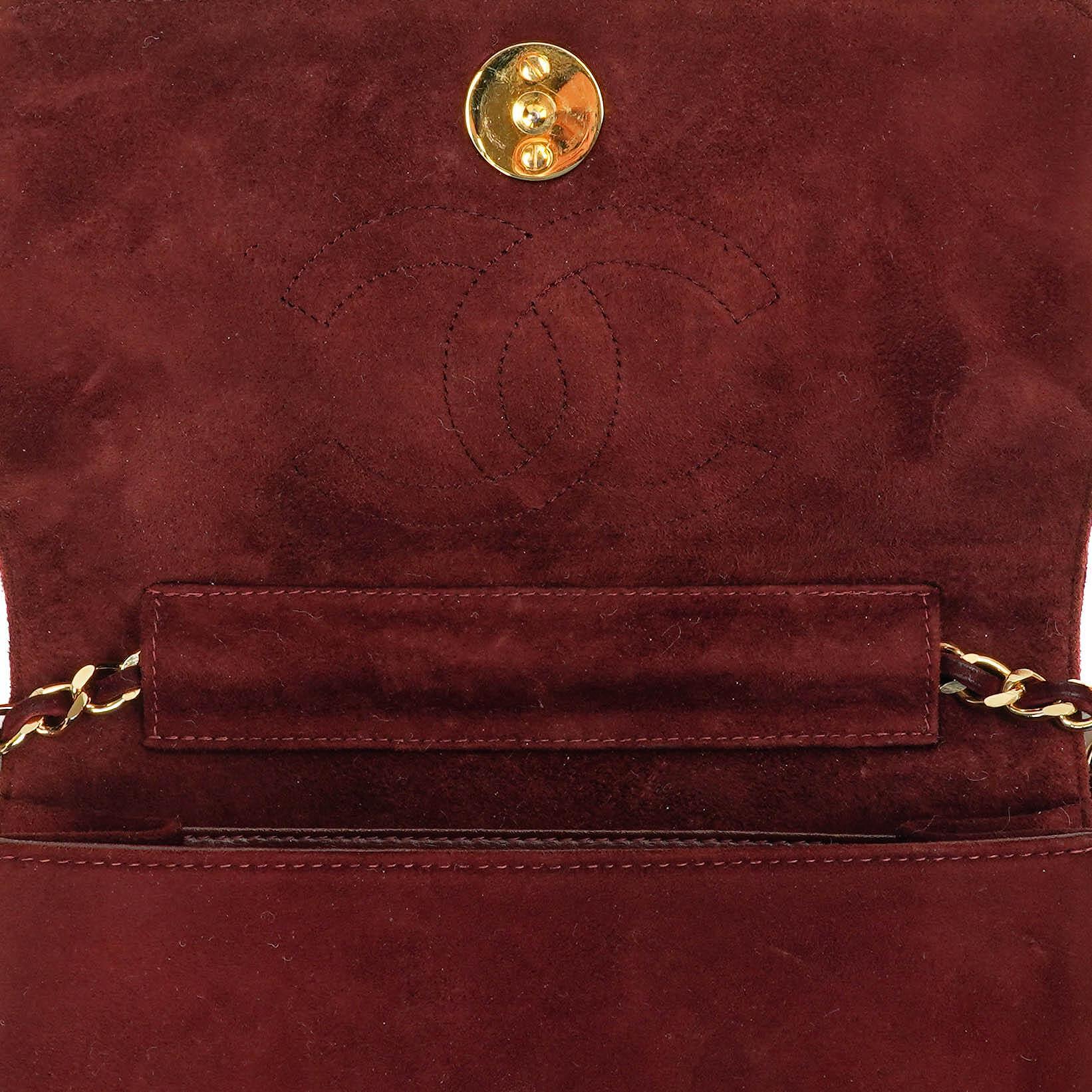 Chanel Mini Classic Burgunder Gequiltetes Wildleder Vollklapptasche mit Kette WOC mit goldfarbenen Beschlägen