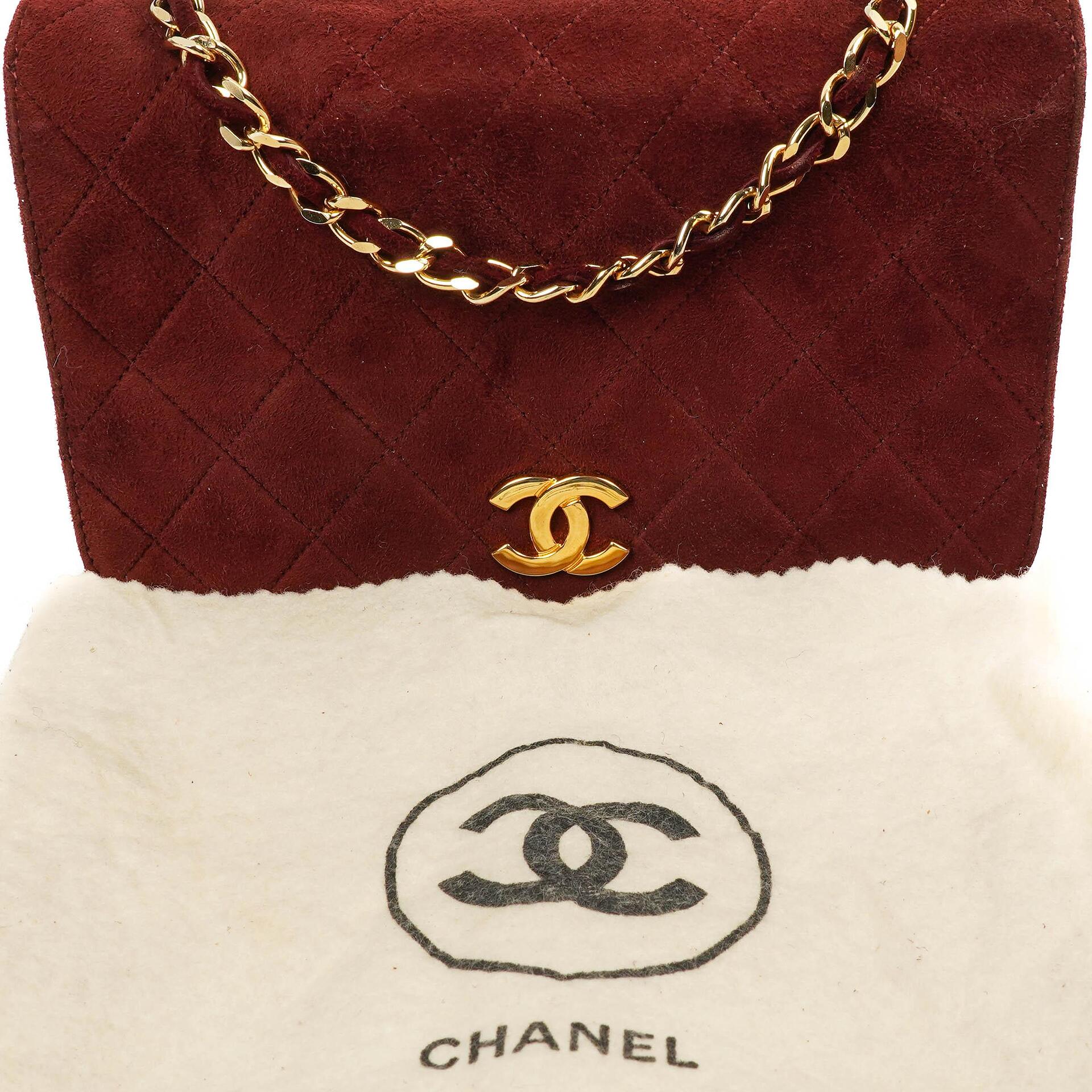 Chanel Mini Classic Burgunder Gequiltetes Wildleder Vollklapptasche mit Kette WOC mit goldfarbenen Beschlägen
