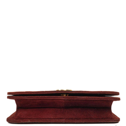 Chanel Mini Classic Burgunder Gequiltetes Wildleder Vollklapptasche mit Kette WOC mit goldfarbenen Beschlägen