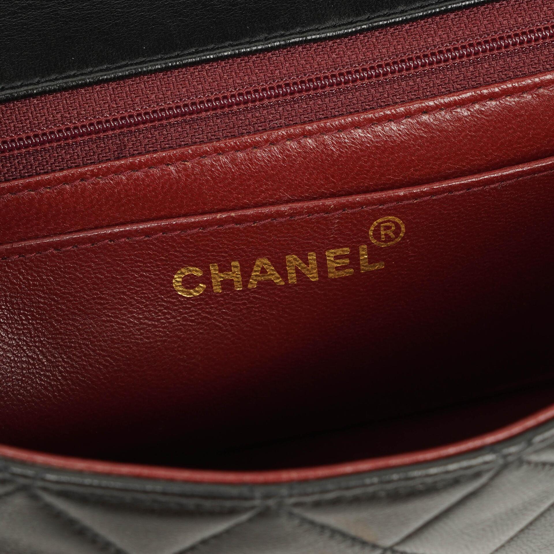 Chanel Mini Classic Kelly Vintage aus schwarzem gestepptem Lammleder mit 24K vergoldeten Beschlägen