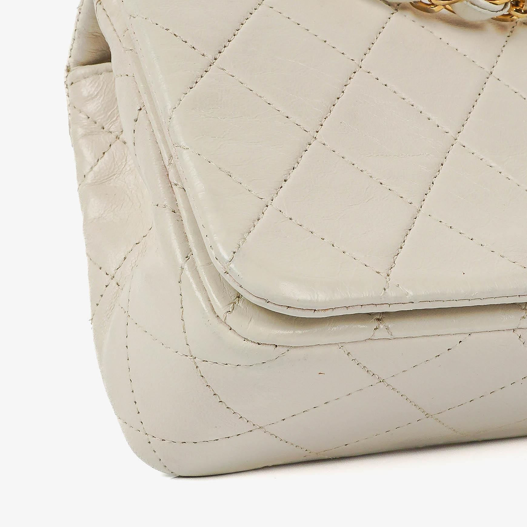 Chanel Mini Classic Weiße Stepp Lammleder Vollklapp Geldbörse Mit Kette WOC Mit 24K Vergoldeten Beschlägen