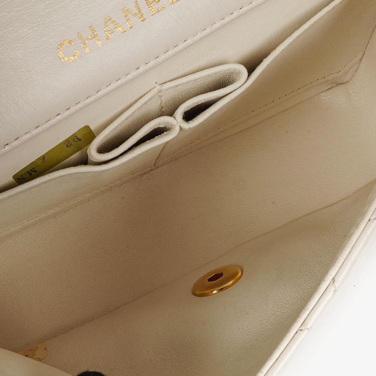 Chanel Mini Classic Weiße Stepp Lammleder Vollklapp Geldbörse Mit Kette WOC Mit 24K Vergoldeten Beschlägen