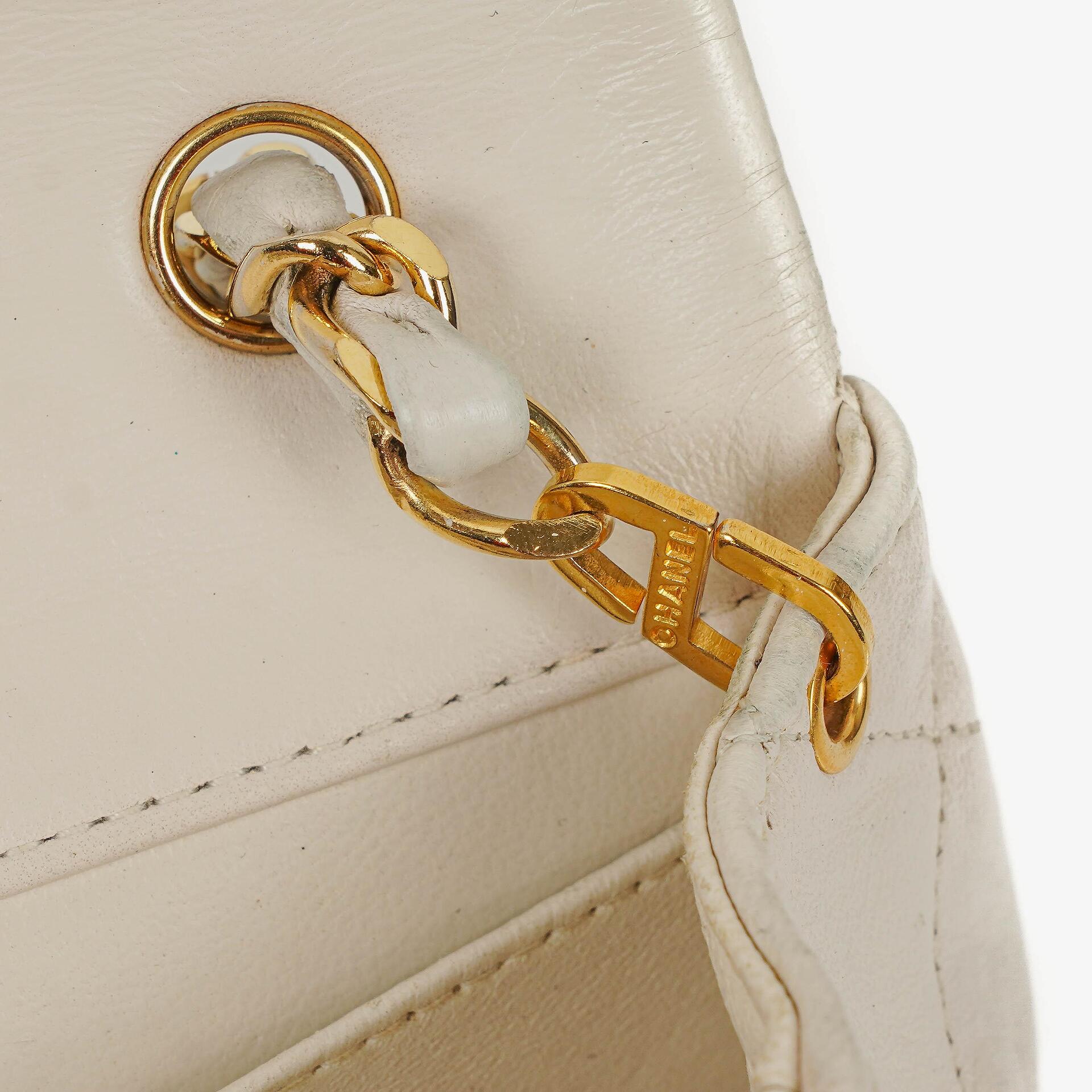 Chanel Mini Classic Weiße Stepp Lammleder Vollklapp Geldbörse Mit Kette WOC Mit 24K Vergoldeten Beschlägen