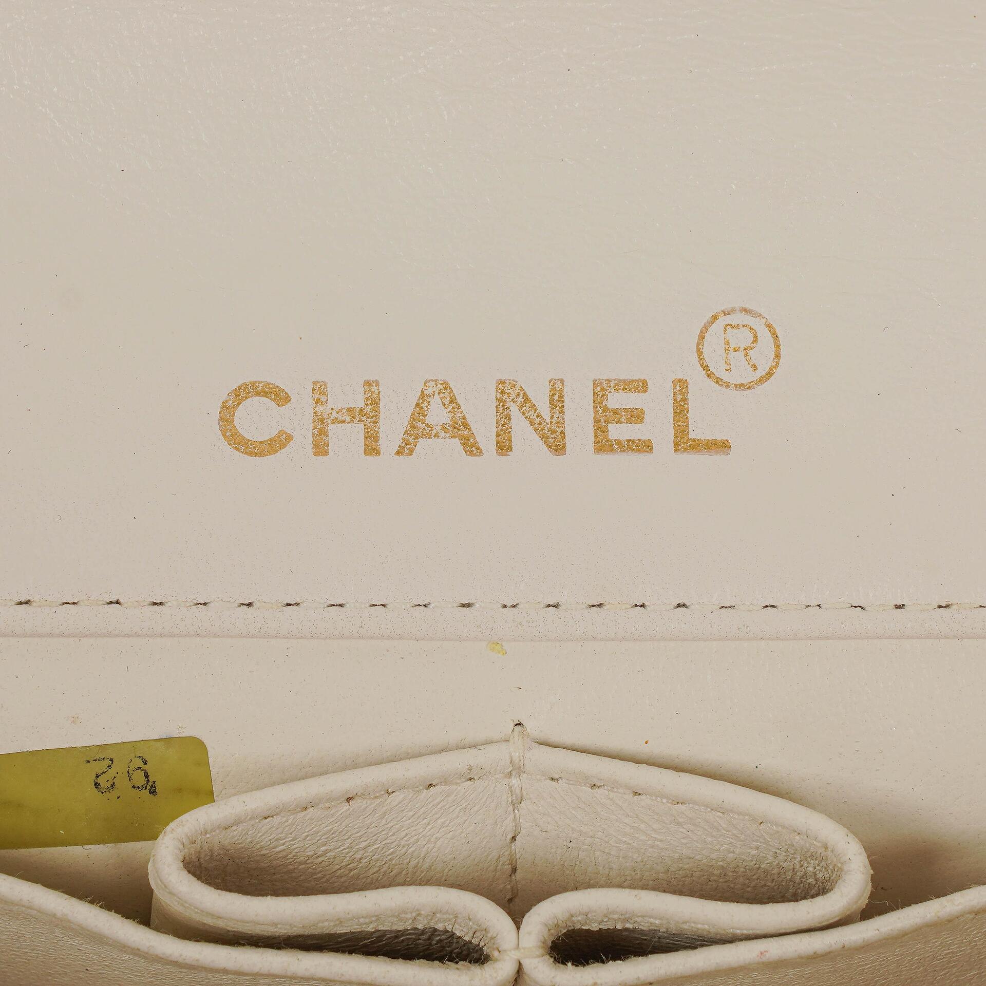 Chanel Mini Classic Weiße Stepp Lammleder Vollklapp Geldbörse Mit Kette WOC Mit 24K Vergoldeten Beschlägen