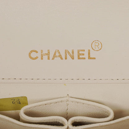 Chanel Mini Classic Weiße Stepp Lammleder Vollklapp Geldbörse Mit Kette WOC Mit 24K Vergoldeten Beschlägen