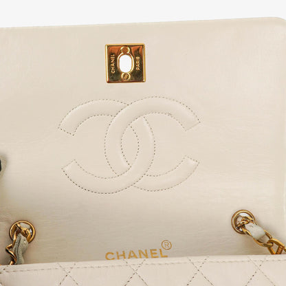 Chanel Mini Classic Weiße Stepp Lammleder Vollklapp Geldbörse Mit Kette WOC Mit 24K Vergoldeten Beschlägen
