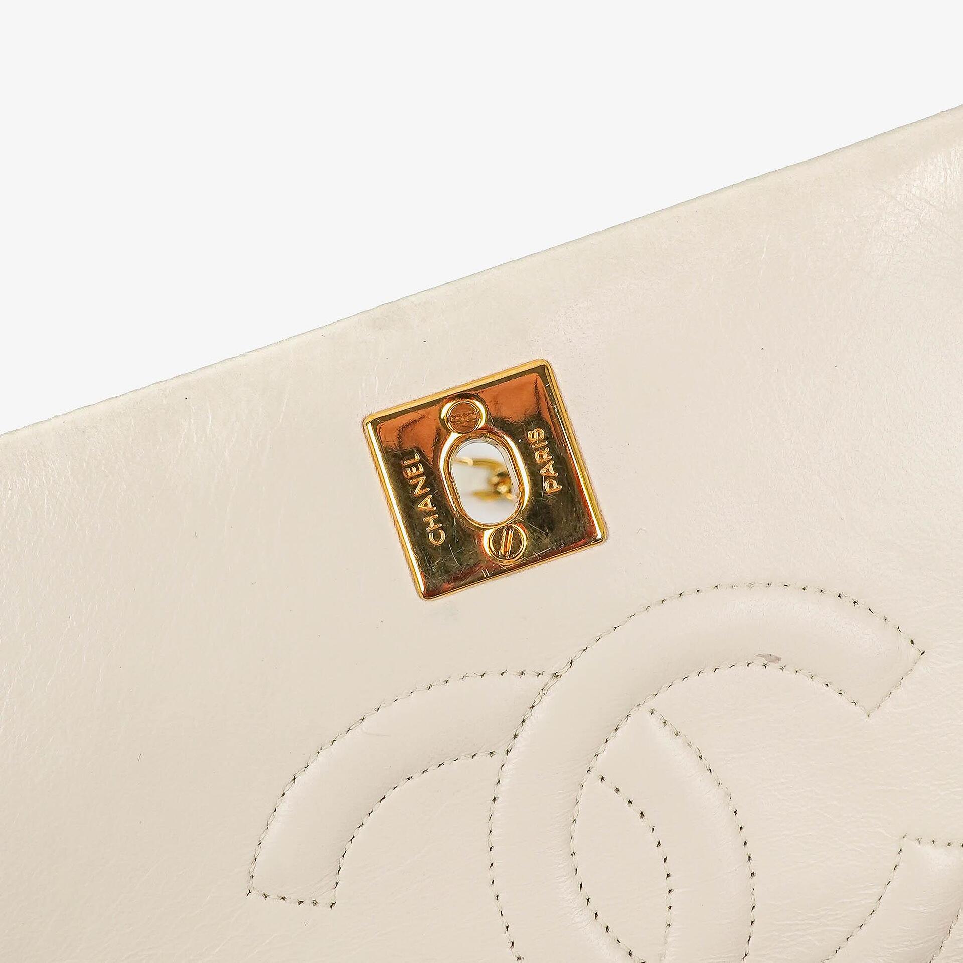 Chanel Mini Classic Weiße Stepp Lammleder Vollklapp Geldbörse Mit Kette WOC Mit 24K Vergoldeten Beschlägen