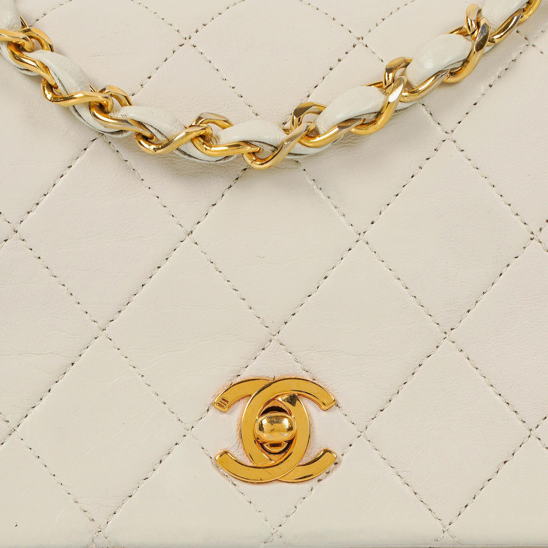 Chanel Mini Classic Weiße Stepp Lammleder Vollklapp Geldbörse Mit Kette WOC Mit 24K Vergoldeten Beschlägen