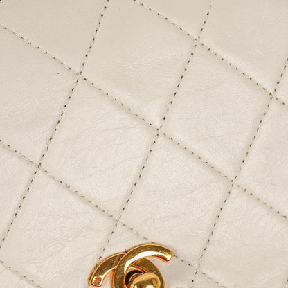 Chanel Mini Classic Weiße Stepp Lammleder Vollklapp Geldbörse Mit Kette WOC Mit 24K Vergoldeten Beschlägen