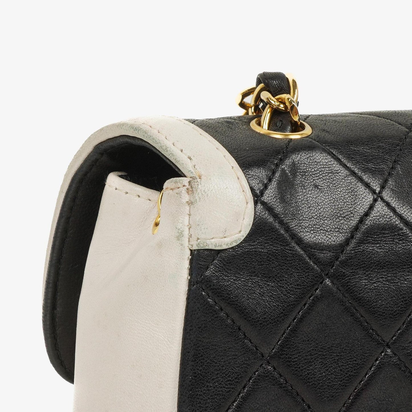 Chanel Mini Diana Flap Tasche aus schwarz-weißem gestepptem Lammleder mit 24K vergoldeten Beschlägen
