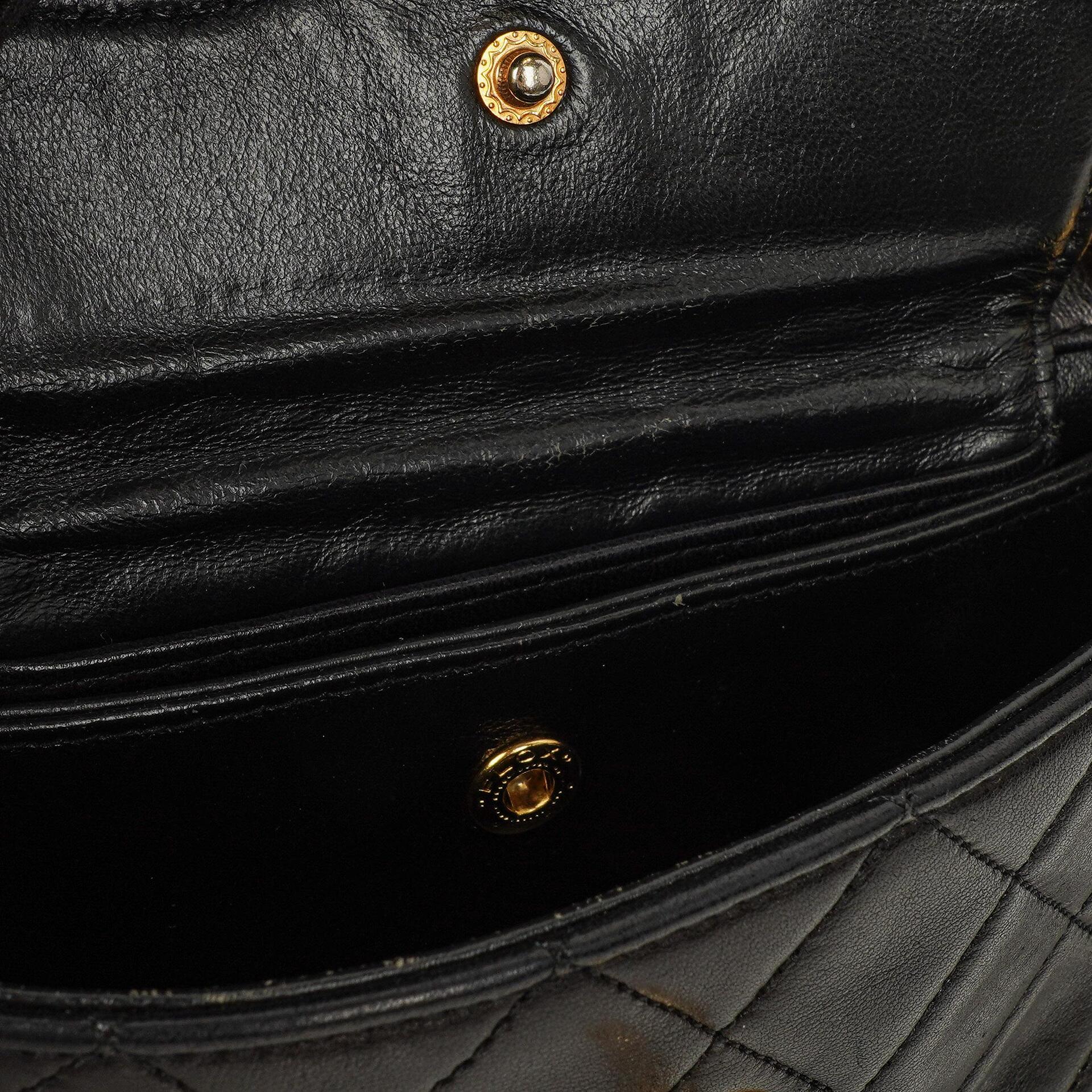 Chanel Mini Diana Flap Tasche aus schwarz-weißem gestepptem Lammleder mit 24K vergoldeten Beschlägen