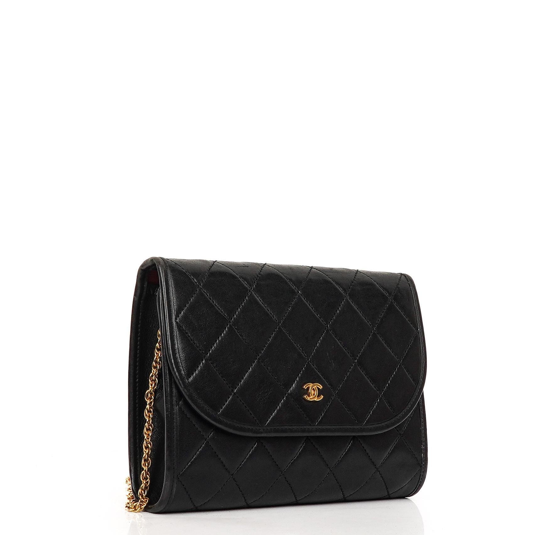 Chanel Mini Klapptasche Schwarze gesteppte Lammleder mit 24K vergoldeten Beschlägen Gut